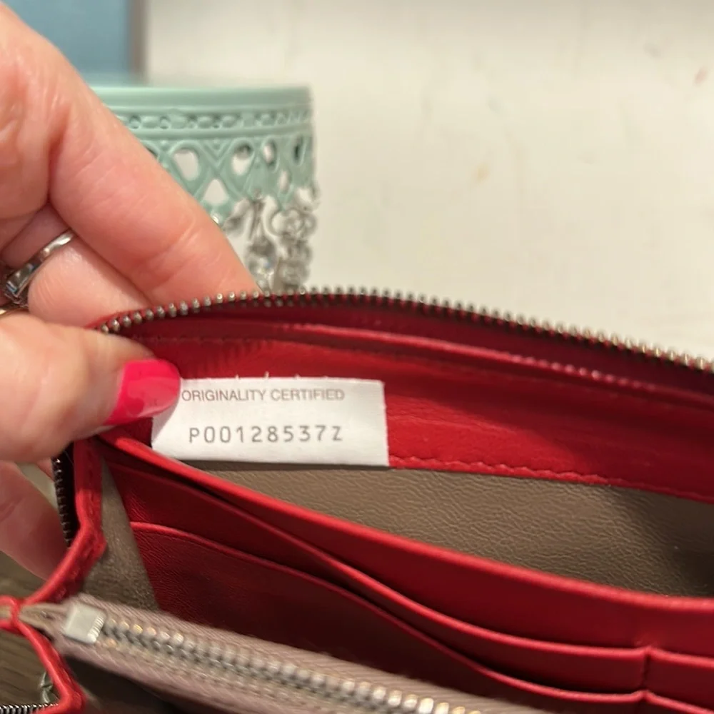 ❤️Wallet by Bottega Intrecciato ❤️ - Picture 14 of 16
